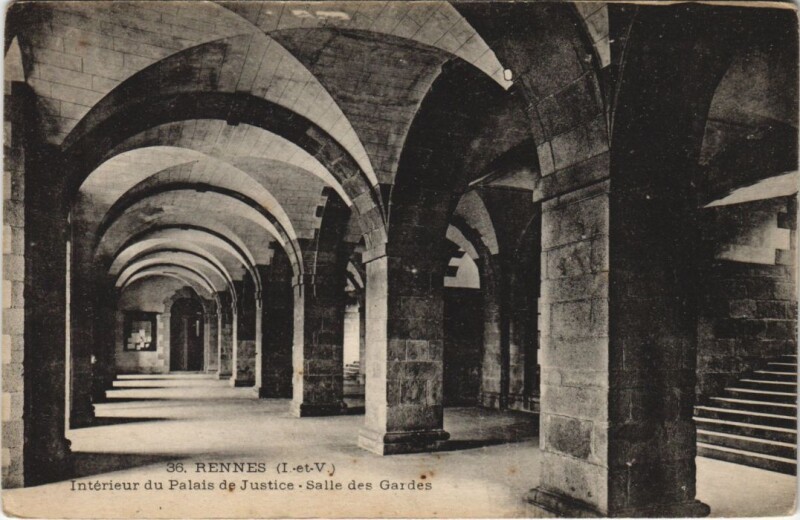Carte postale ancienne Rennes Interieur du Palais de Justice à Rennes