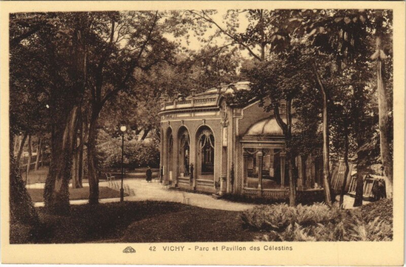 Carte postale ancienne Vichy Parc et Pavillon des Celestins France à Vichy