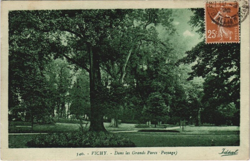 Carte postale ancienne Vichy Dans les Grands Parcs France à Vichy