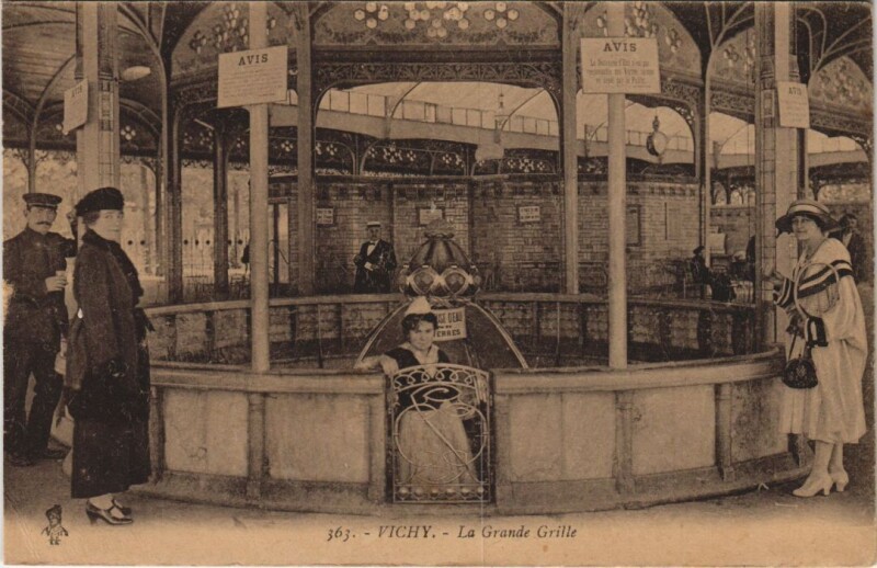 Carte postale ancienne Vichy La Grande Grille France à Vichy