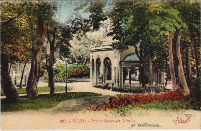 Carte postale ancienne Vichy Parc et Source des Celestins France à Vichy