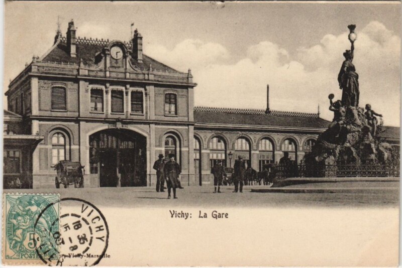 Carte postale ancienne Vichy La Gare France à Vichy
