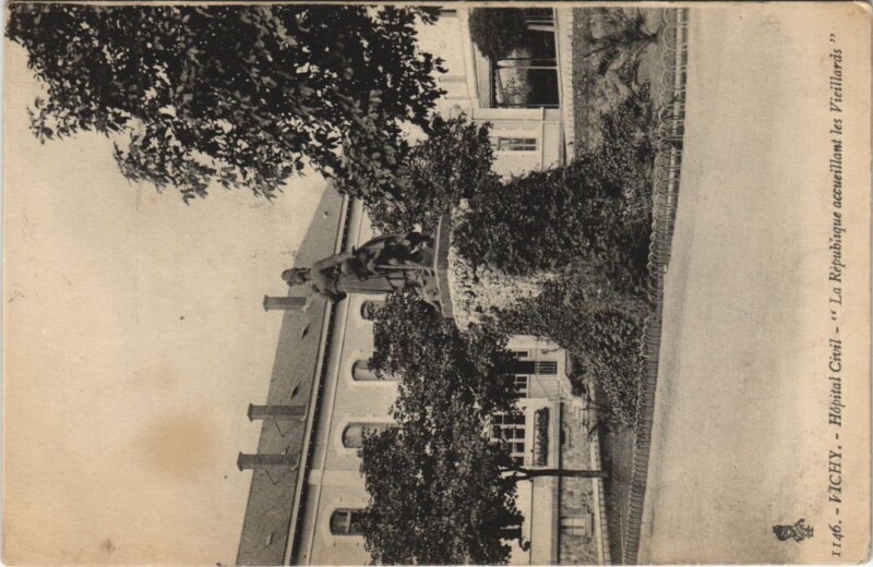 Carte postale ancienne Vichy Hopital Civil France à Vichy