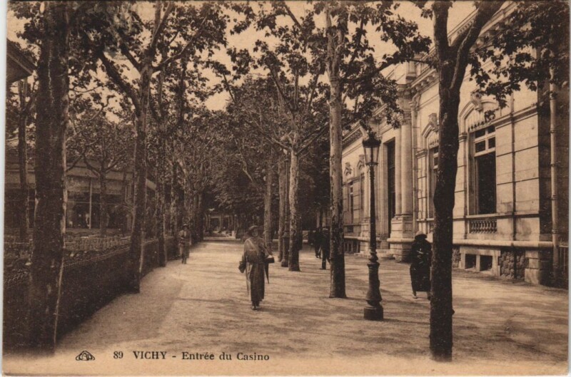 Carte postale ancienne Vichy Entree du Casino France à Vichy