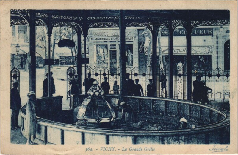 Carte postale ancienne Vichy La Grande Grille France à Vichy