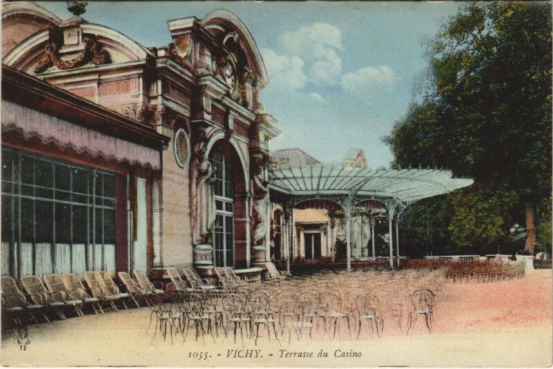 Carte postale ancienne Vichy Terrasse du Casino France à Vichy