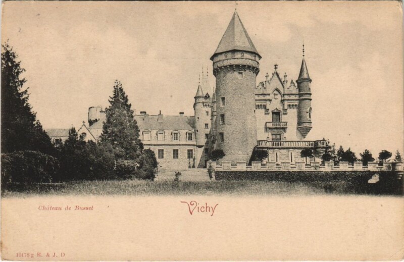 Carte postale ancienne Vichy Chateau de Busset France à Busset