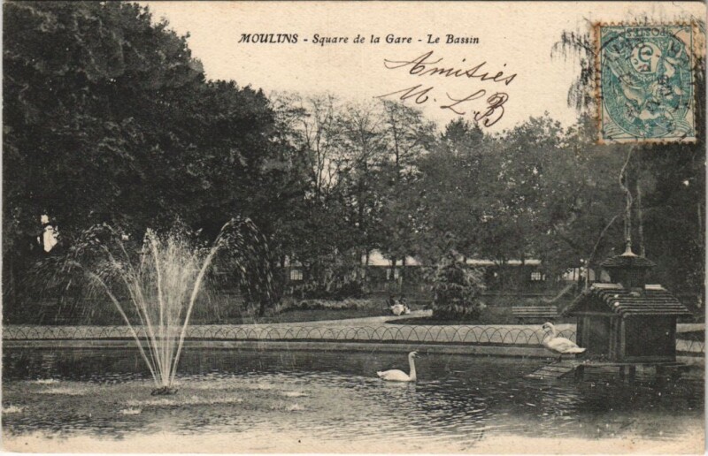 Carte postale ancienne Moulins Square de la Gare, Le Bassin France à Moulins