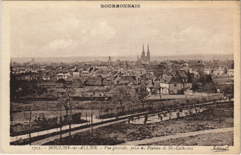 Carte postale ancienne Moulins Vue Generale France à Moulins