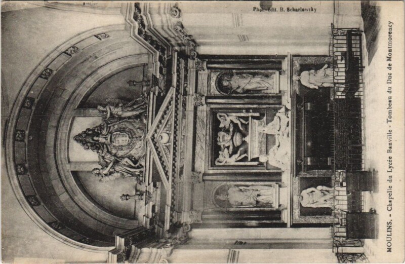 Carte postale ancienne Moulins Chapelle du Lycee Banville France à Moulins
