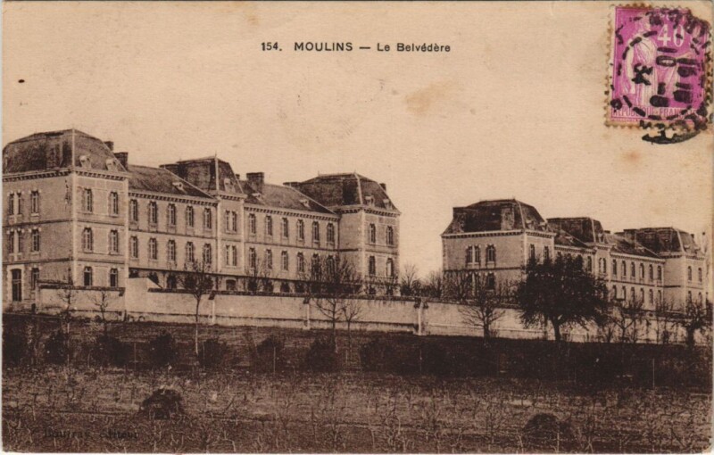Carte postale ancienne Moulins Le Belvedere France à Moulins