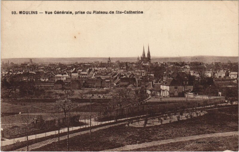 Carte postale ancienne Moulins Vue Generale France à Moulins