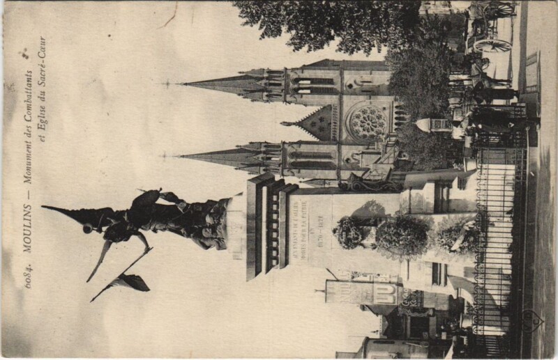 Carte postale ancienne Moulins Monument des Combattants France à Moulins