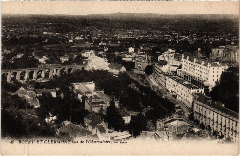 Carte postale ancienne Royat et Clermont-Ferrand Vus de l'Observatoire à Clermont-Ferrand