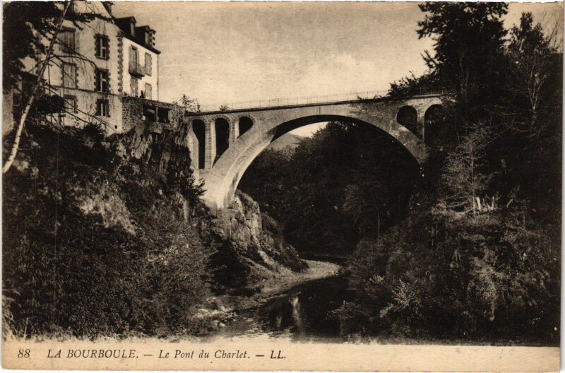 Carte postale ancienne La Bourboule Le Pont du Charlet à La Bourboule