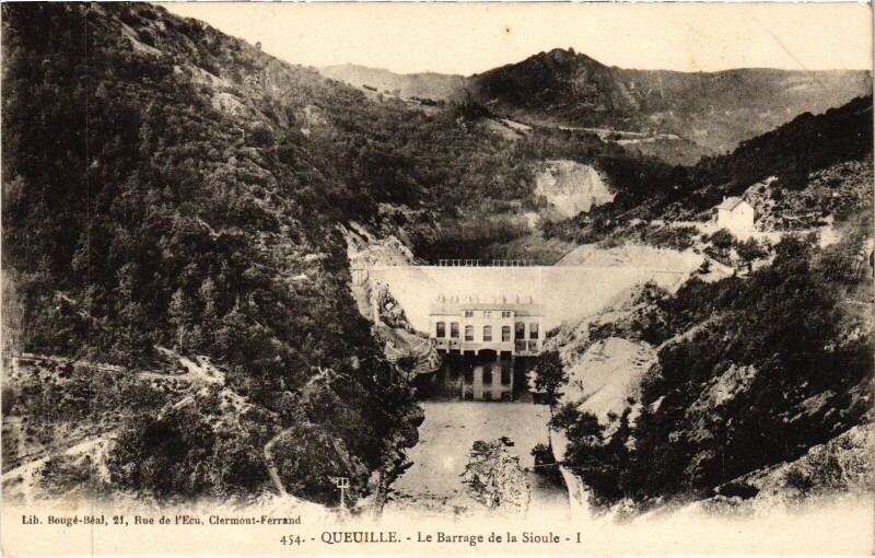 Carte postale ancienne Queuille Le Barrage de la Sioule à Queuille