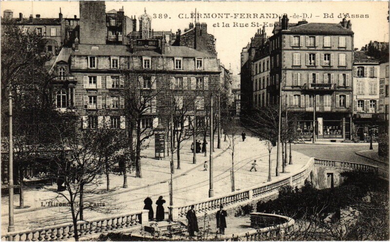 Carte postale ancienne Clermont-Ferrand Boulevard d'Assas et la Rue Saint-Esprit à Clermont-Ferrand
