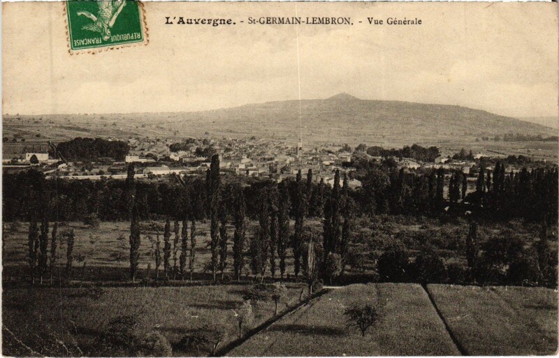 Carte postale ancienne Saint-Germain-Lembron Vue Generale à Saint-Germain-Lembron
