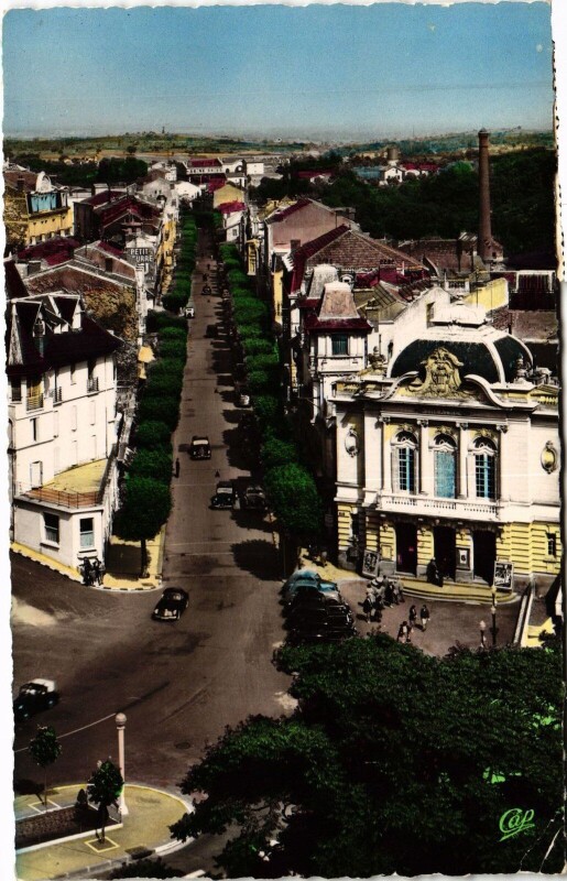 Carte postale ancienne Chatel-Guyon Avenue Baraduc et Rue de la Poste