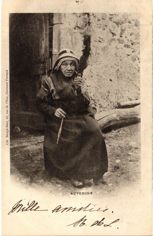 Carte postale ancienne Auvergne - Femme - Type