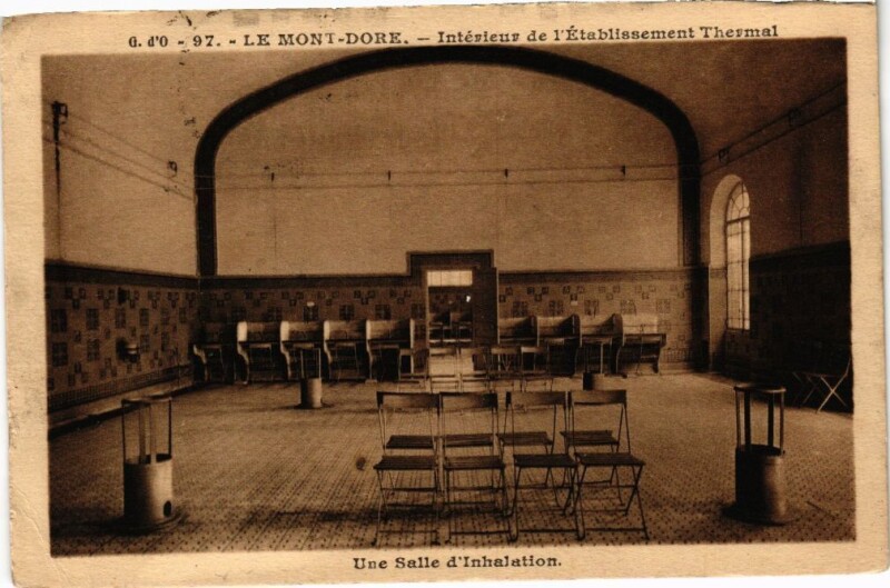 Carte postale ancienne Le Mont-Dore - Interieur de l'Etabl. THERMal - Une Salle à Mont-Dore