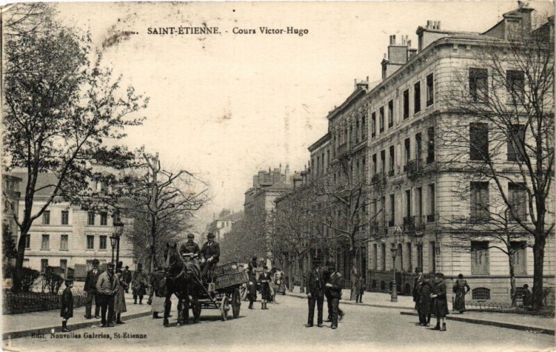 Carte postale ancienne Saint-Etienne-Cours Victor-Hugo