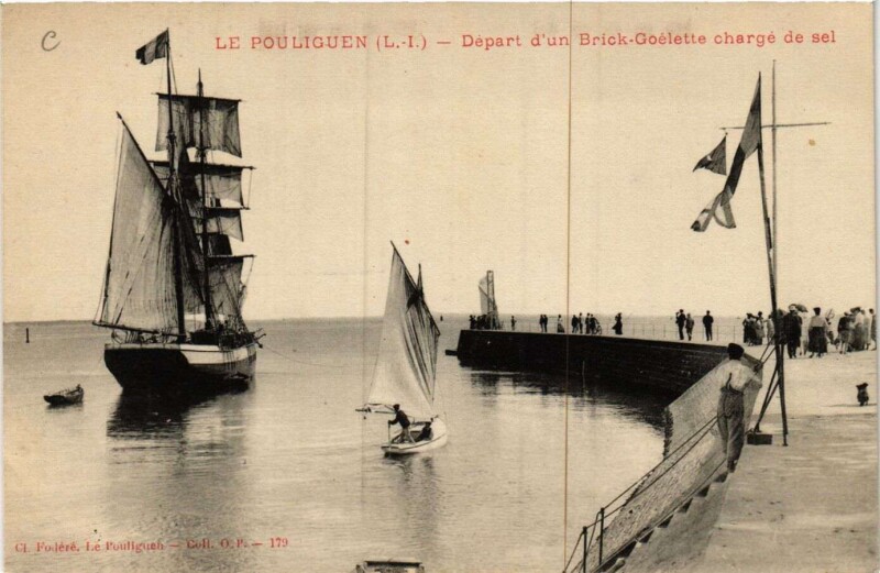Carte postale ancienne Le Pouliguen - Depart d'un Brick-Goelette charge de sel au Pouliguen
