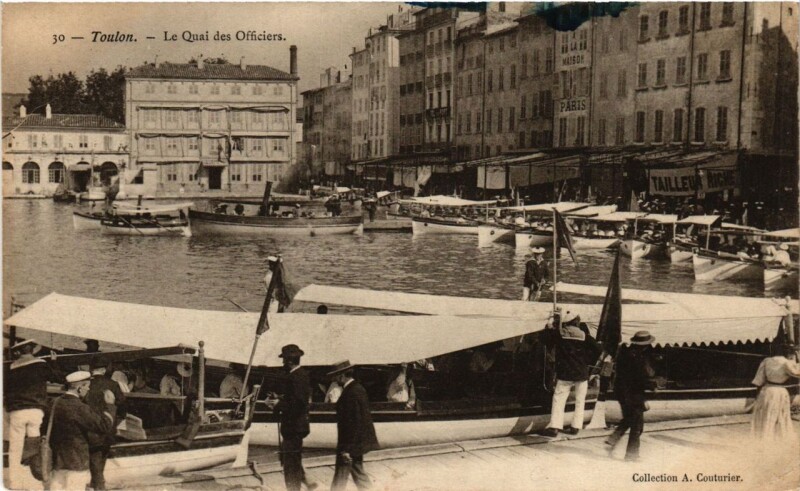Carte postale ancienne Toulon Le Quai des Officiers à Toulon