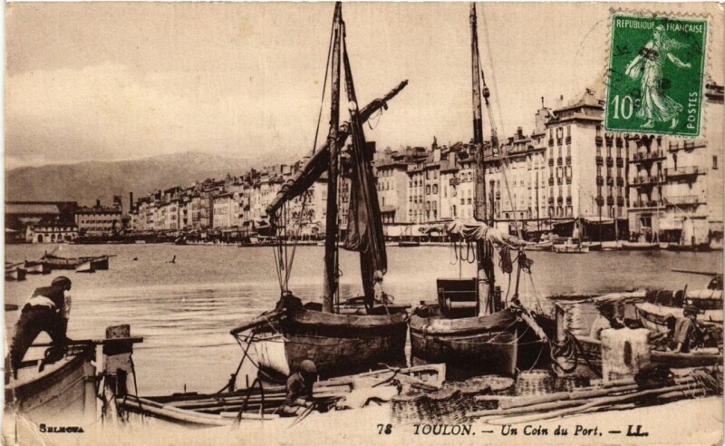 Carte postale ancienne Toulon Un Coin du Port à Toulon