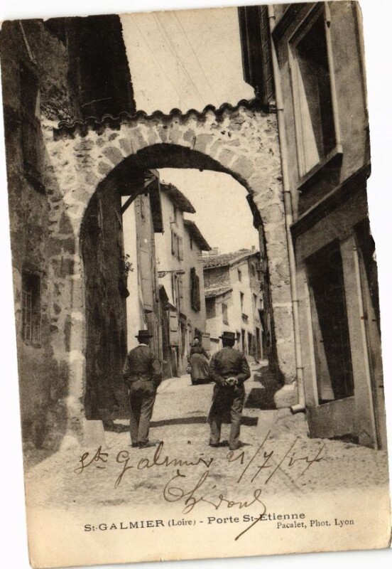 Carte postale ancienne Saint-Galmier - Porte Saint-Etienne à Saint-Galmier