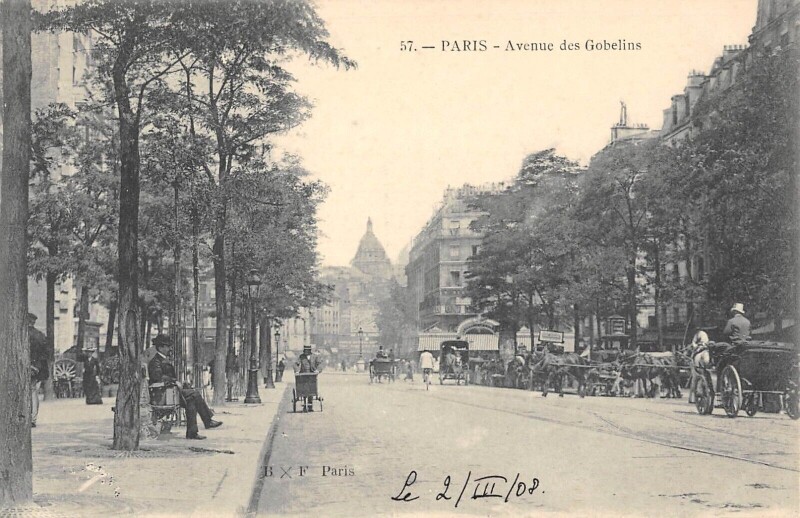 Carte postale ancienne Avenue des Gobelins à Paris 5e
