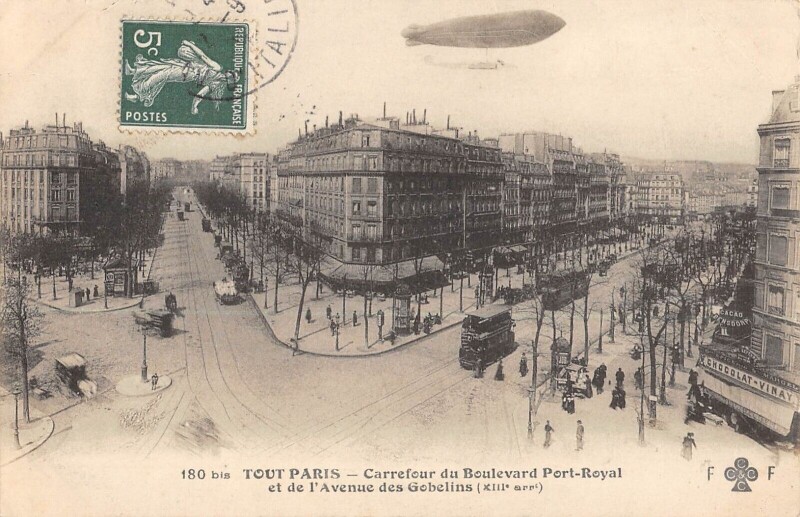 Carte postale ancienne Paris 13e - Tout Paris - Carrefour Du Bd Port Royal Et Av.des Gobelins à Paris 13e