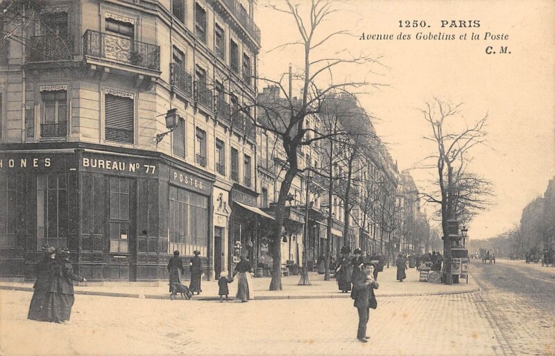 Carte postale ancienne Avenue des Gobelins et la Poste à Paris 13e