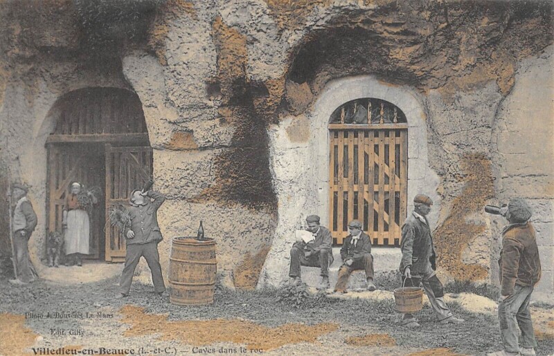 Carte postale ancienne Villedieu En Beauce Caves Dans Le Roc