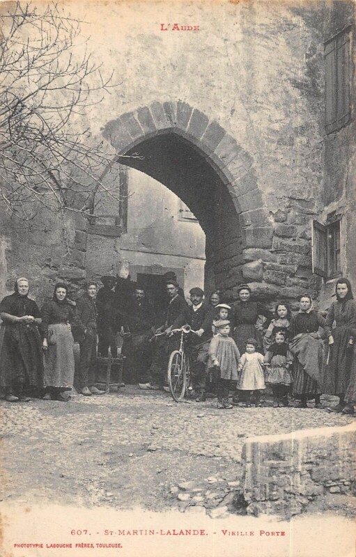 Carte postale ancienne Saint Martin Lalande Vieille Porte à Saint-Martin-Lalande