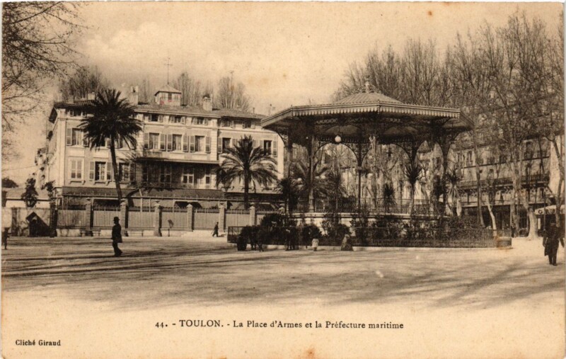 Carte postale ancienne Toulon - La Place d'Armes à Toulon