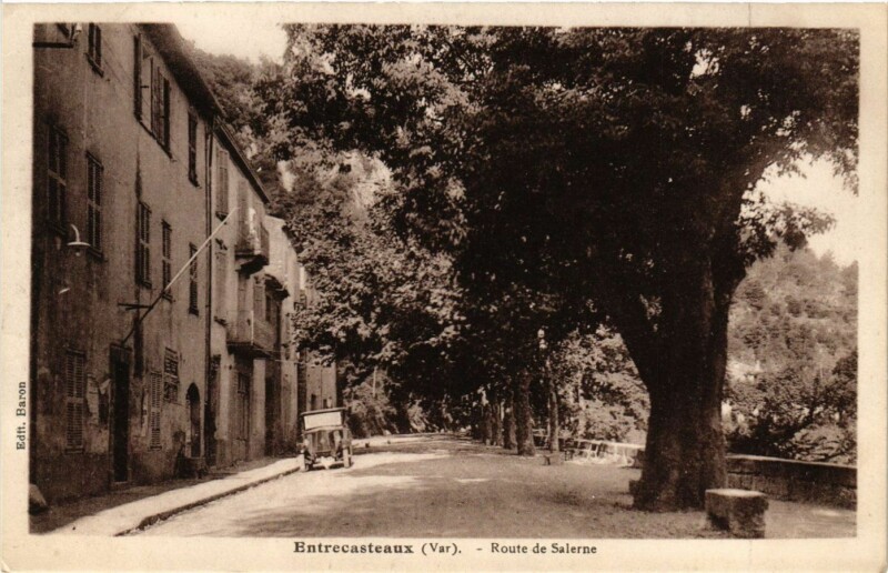 Carte postale ancienne Entrecasteaux - Route de Salerne à Entrecasteaux