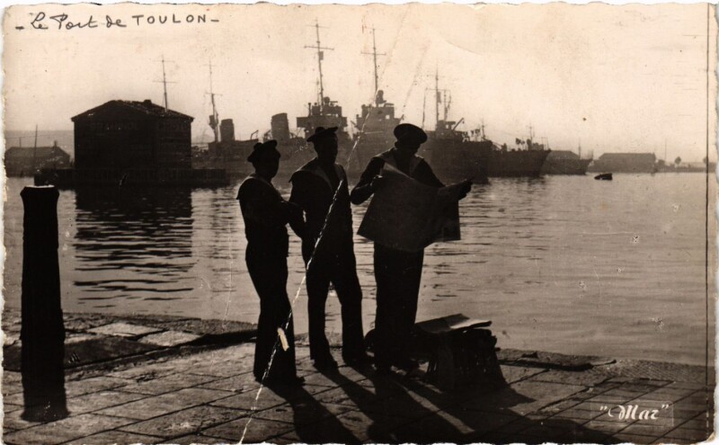 Carte postale ancienne Toulon - Le Port à Toulon
