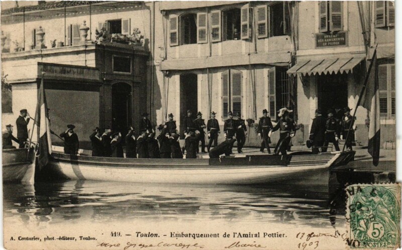 Carte postale ancienne Toulon Embarquement de l'Amiral Pottier à Toulon