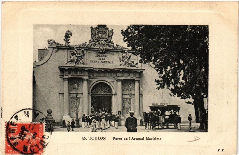 Carte postale ancienne Toulon Porte de l'Arsenal Maritime à Toulon