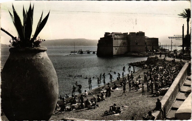 Carte postale ancienne Toulon Le fort Saint-Louis et la plage à Toulon