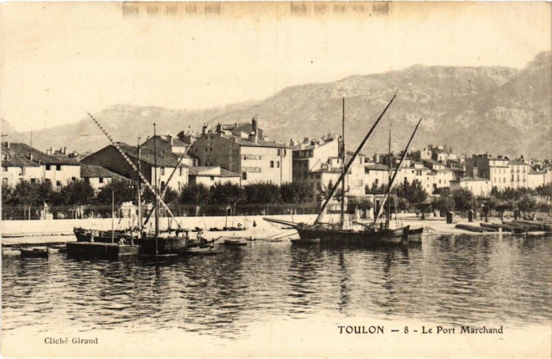 Carte postale ancienne Toulon Le Port Marchand à Toulon