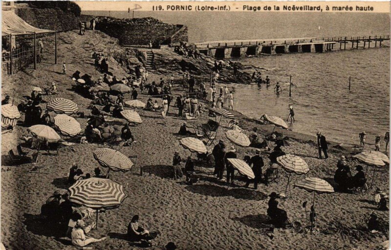 Carte postale ancienne Pornic - Plage de la Noeveillard a marée haute à Pornic