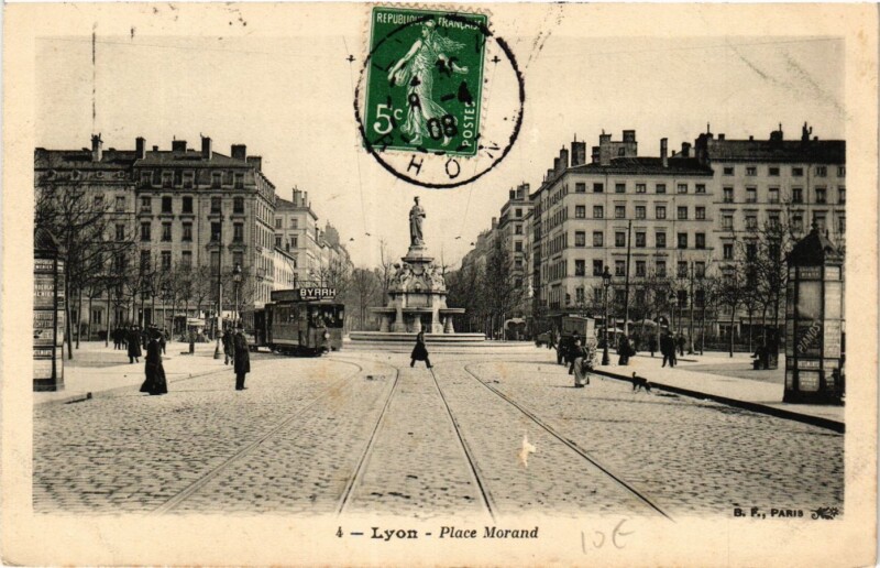Carte postale ancienne Lyon - Place Morand à Lyon