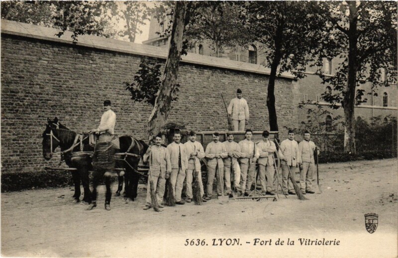 Carte postale ancienne Lyon - Fort de la Vitriolerie à Lyon
