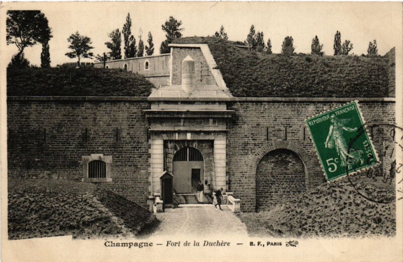 Carte postale ancienne Champagne Fort de la Duchere