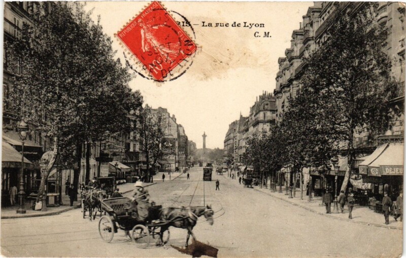 Carte postale ancienne Paris 12e-La Rue de Lyon à Paris 12e