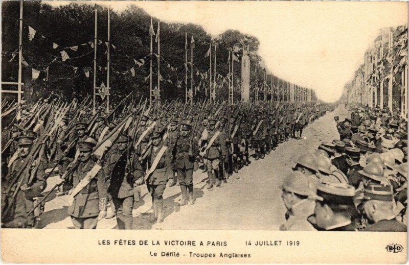 Carte postale ancienne Paris - Les Fetes de la Victoire à Paris