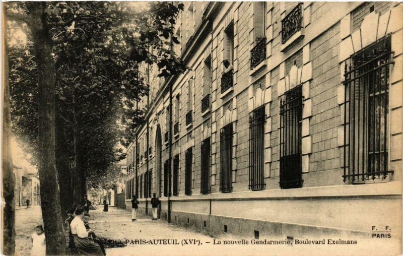 Carte postale ancienne La Nouvelle Gendarmerie, Boulevard Exelmans à Paris 16e