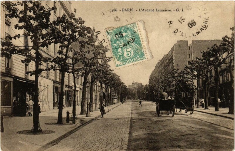 Carte postale ancienne L'Avenue Laumière à Paris 19e